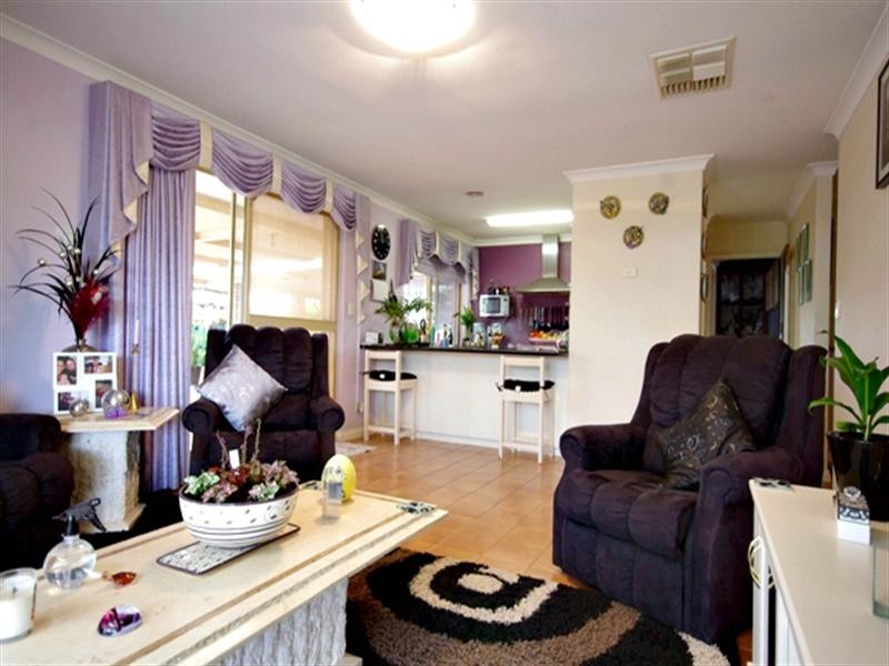 19 Kearney Mews, Marangaroo WA 6064