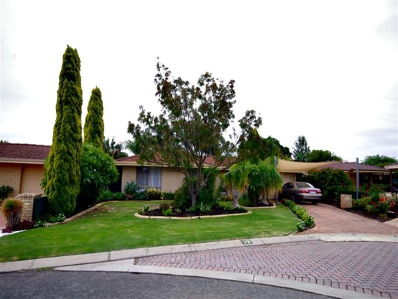 19 Kearney Mews, Marangaroo WA 6064
