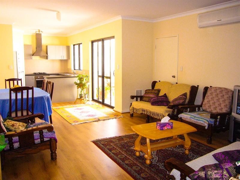 8a Poynings Street, Westminster WA 6061