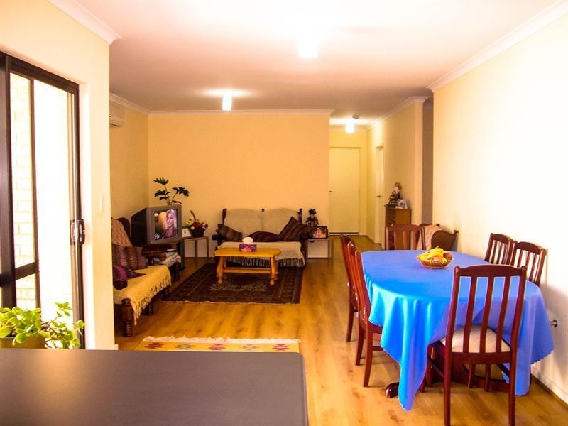 8a Poynings Street, Westminster WA 6061