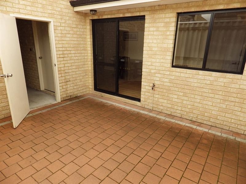 8a Poynings Street, Westminster WA 6061