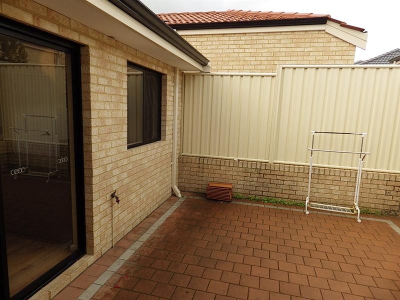 8a Poynings Street, Westminster WA 6061