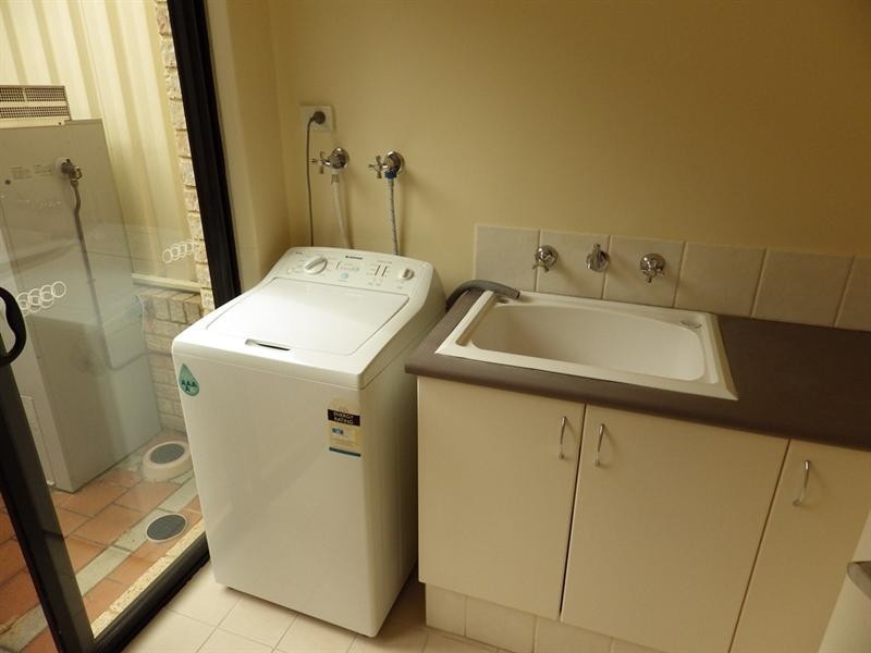 8a Poynings Street, Westminster WA 6061