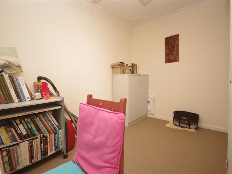 2b Templeton Crescent, Girrawheen WA 6064