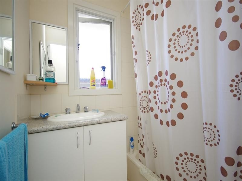 2b Templeton Crescent, Girrawheen WA 6064