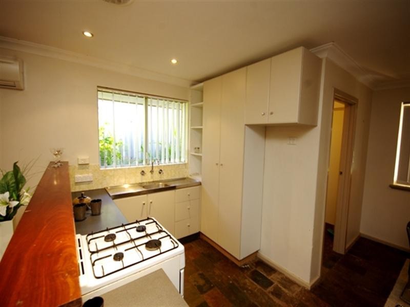 7 Hadleigh Way, Girrawheen WA 6064