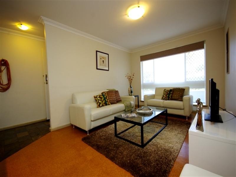 7 Hadleigh Way, Girrawheen WA 6064
