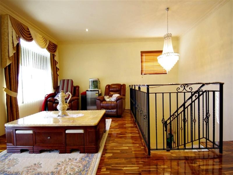 8 Romaine Loop, Darch WA 6065