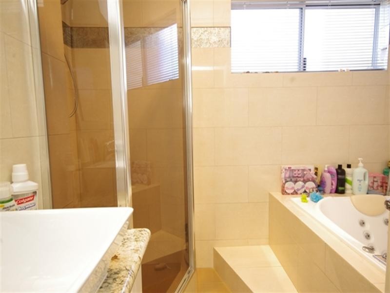 8 Romaine Loop, Darch WA 6065