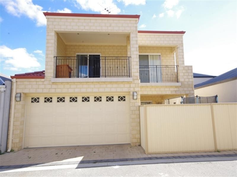 8 Romaine Loop, Darch WA 6065