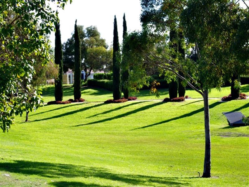 8 Romaine Loop, Darch WA 6065