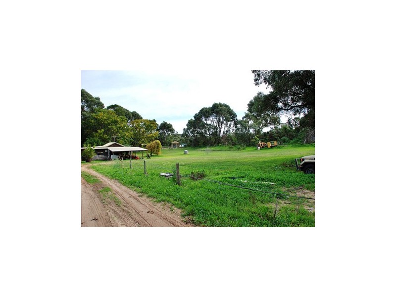 4 Dayrell Road, Nowergup WA 6032