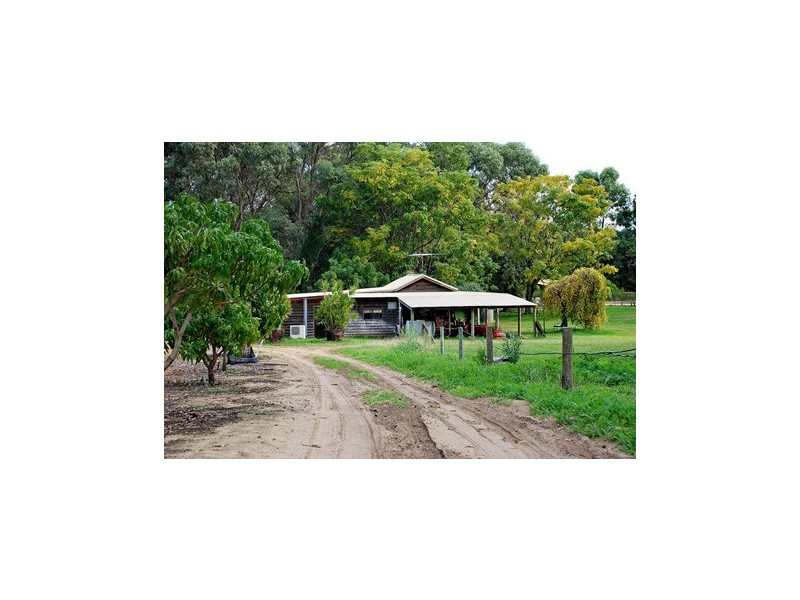 4 Dayrell Road, Nowergup WA 6032