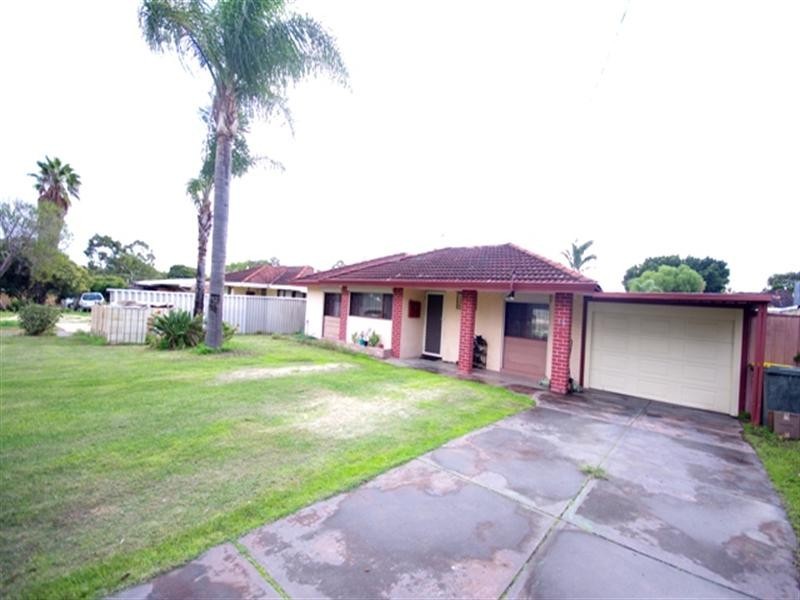 15 Pelham Way, Girrawheen WA 6064