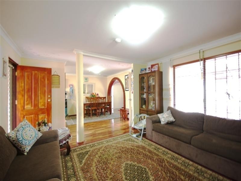 15 Pelham Way, Girrawheen WA 6064