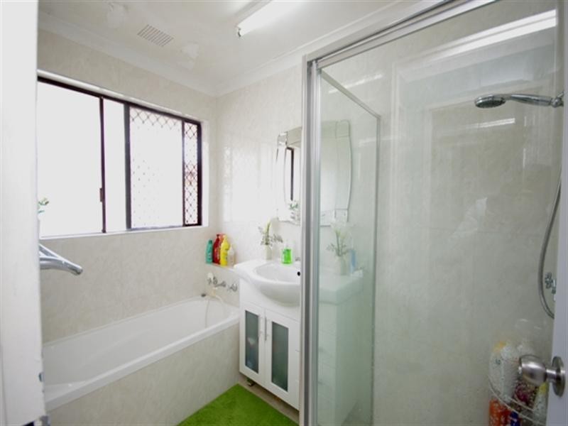 15 Pelham Way, Girrawheen WA 6064