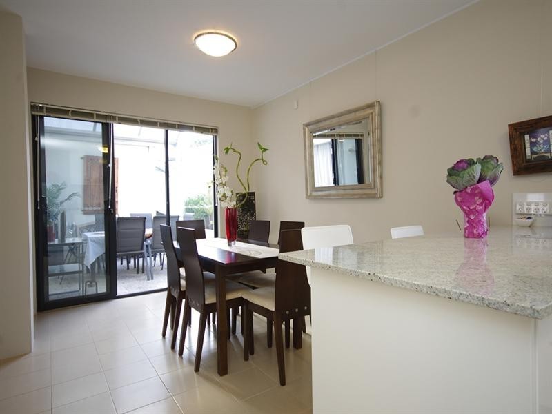 18b Ravenswood Drive, Nollamara WA 6061