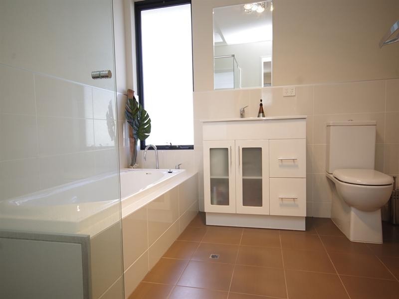 18b Ravenswood Drive, Nollamara WA 6061