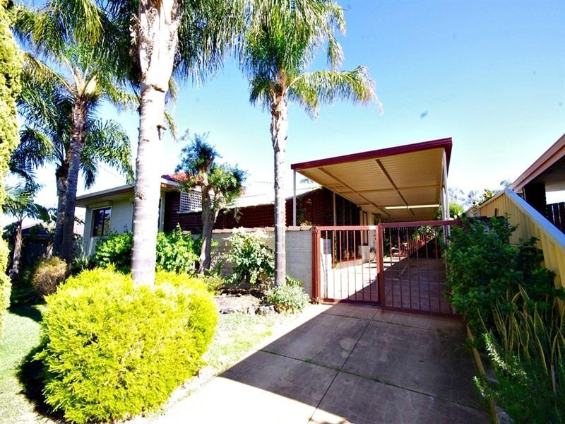 22 Roydon Way, Girrawheen WA 6064