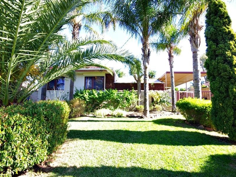 22 Roydon Way, Girrawheen WA 6064