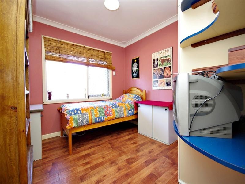 22 Roydon Way, Girrawheen WA 6064