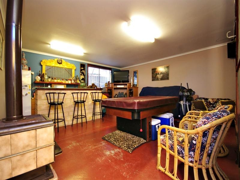 22 Roydon Way, Girrawheen WA 6064