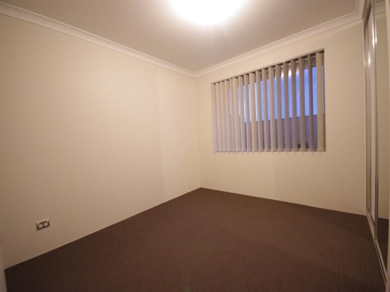 7 Ferrara Way, Girrawheen WA 6064