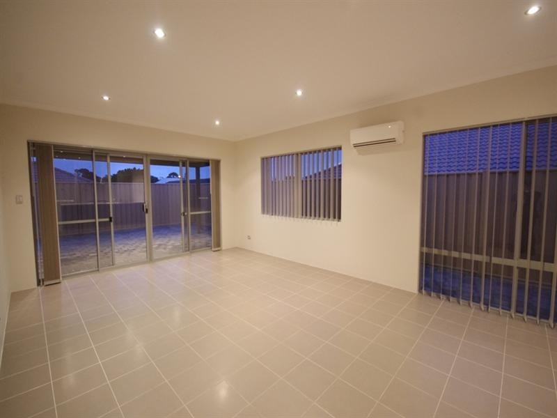 7 Ferrara Way, Girrawheen WA 6064