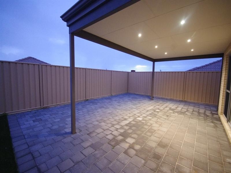 7 Ferrara Way, Girrawheen WA 6064