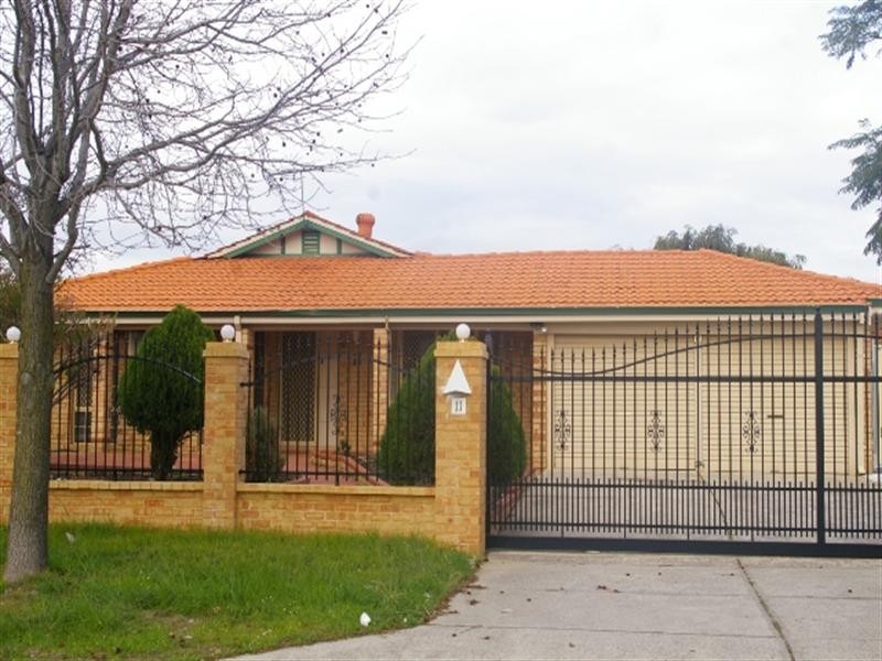 11 Lantana Crescent, Dianella WA 6059
