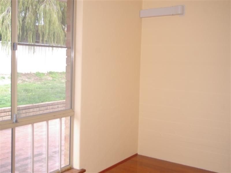 11 Lantana Crescent, Dianella WA 6059