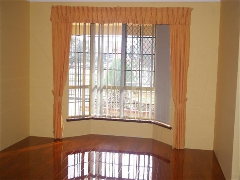 11 Lantana Crescent, Dianella WA 6059