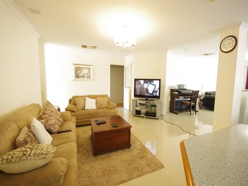 15 Manna Close, Mirrabooka WA 6061