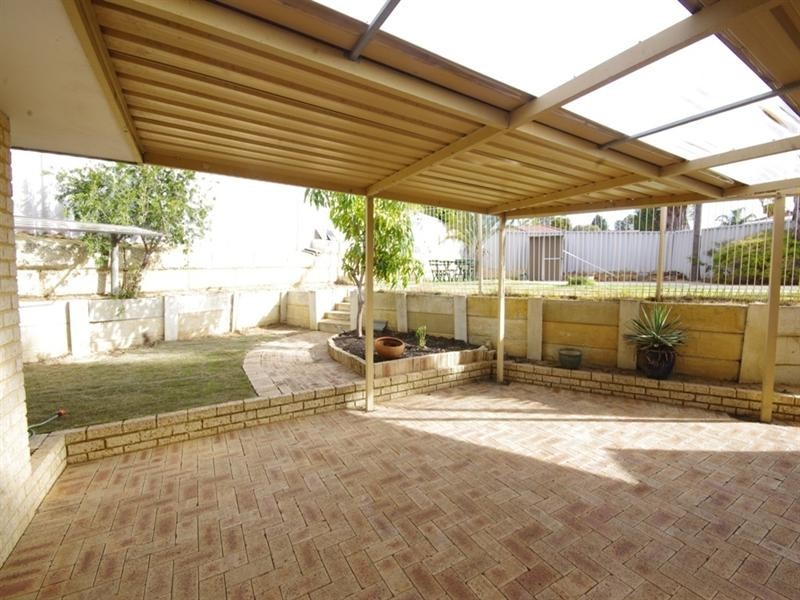 15 Manna Close, Mirrabooka WA 6061