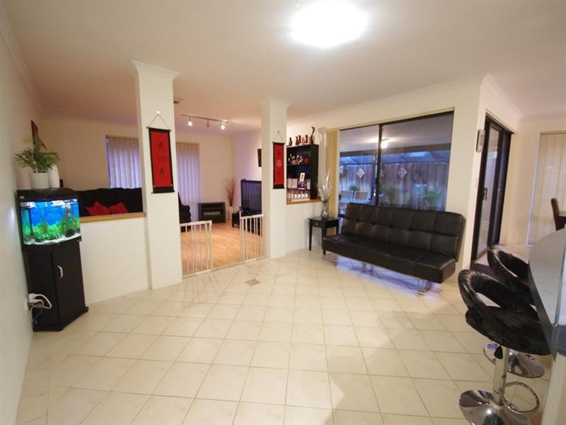 8 Wanarra Close, Ellenbrook WA 6069