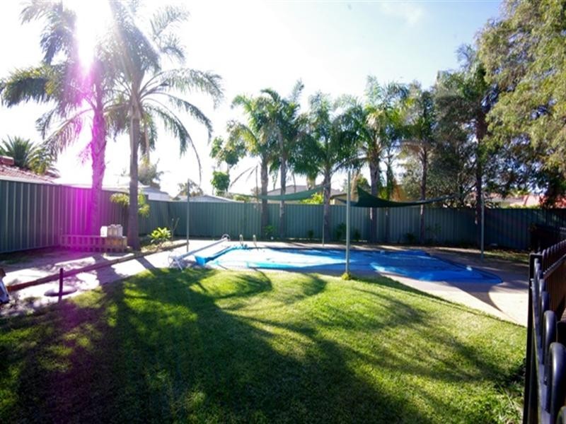 15 Swincer Way, Koondoola WA 6064