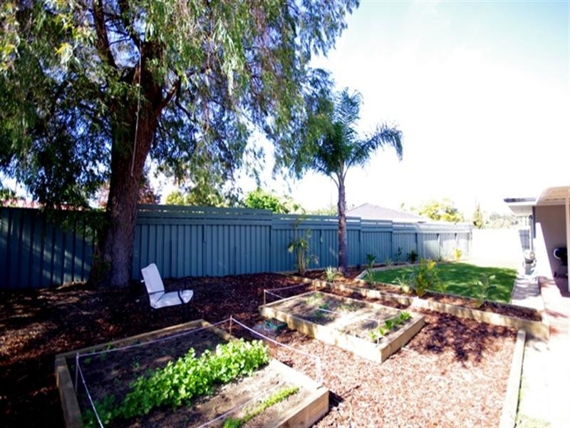 15 Swincer Way, Koondoola WA 6064