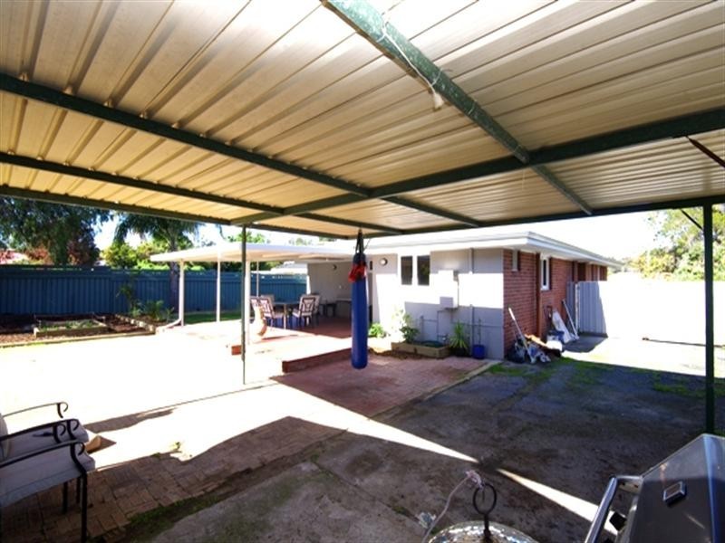15 Swincer Way, Koondoola WA 6064
