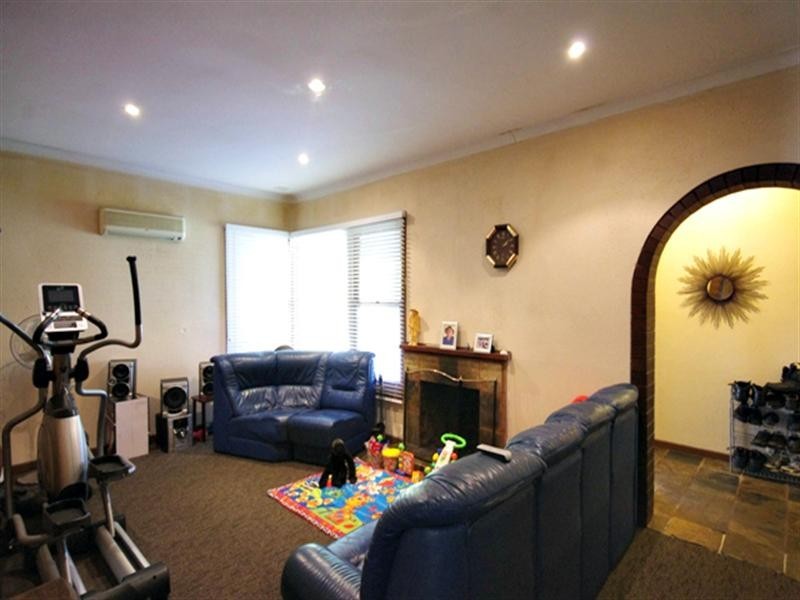 25 Selhurst Way, Balga WA 6061