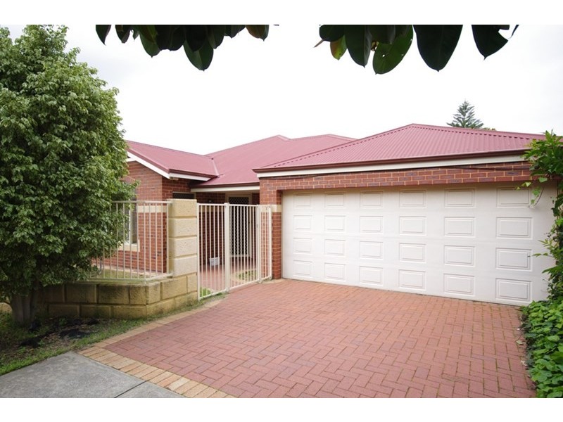 17 Ungaroo Road, Westminster WA 6061