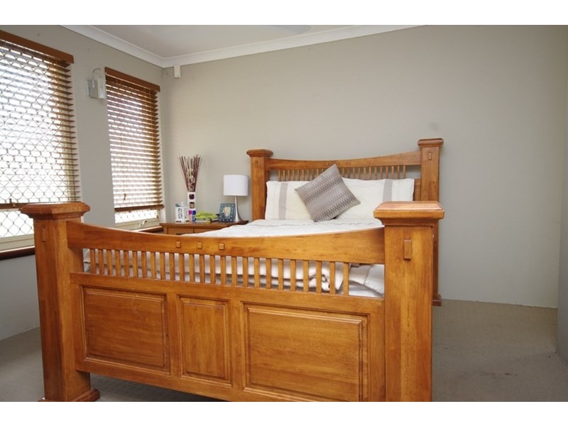 17 Ungaroo Road, Westminster WA 6061