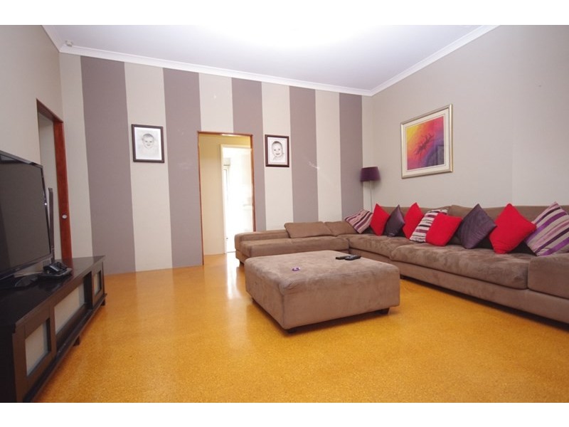 17 Ungaroo Road, Westminster WA 6061