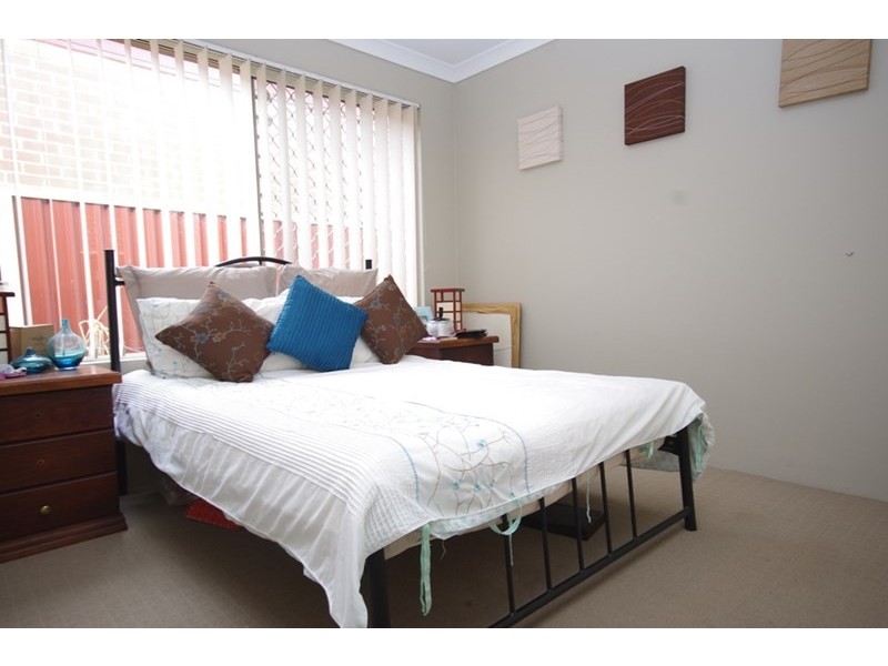 17 Ungaroo Road, Westminster WA 6061