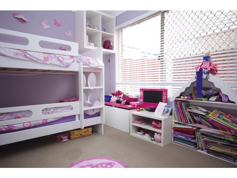 17 Ungaroo Road, Westminster WA 6061