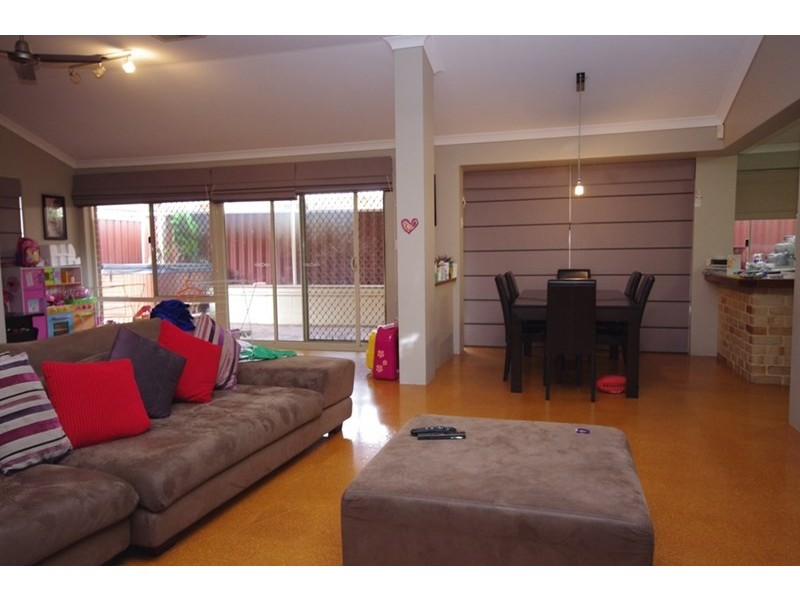 17 Ungaroo Road, Westminster WA 6061