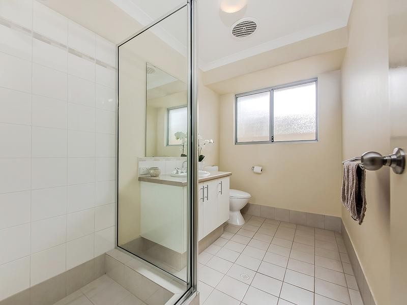 2c Playden Way, Balga WA 6061