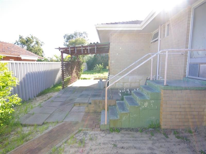 7 Templeton Crescent, Girrawheen WA 6064