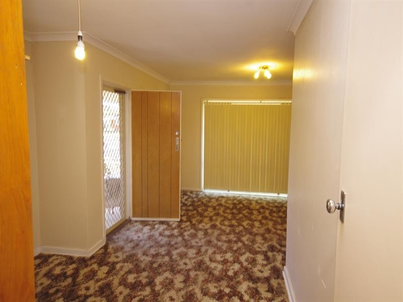 7 Templeton Crescent, Girrawheen WA 6064