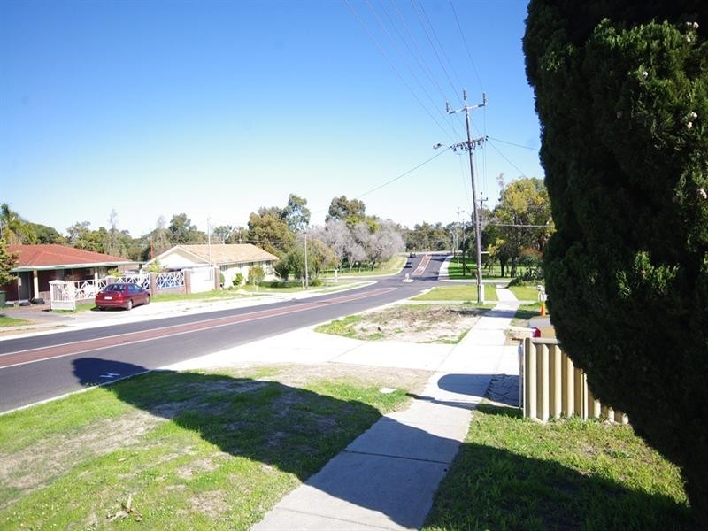 7 Templeton Crescent, Girrawheen WA 6064