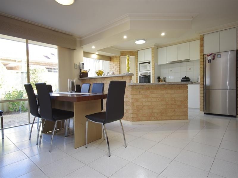 22 Bredgar Way, Marangaroo WA 6064